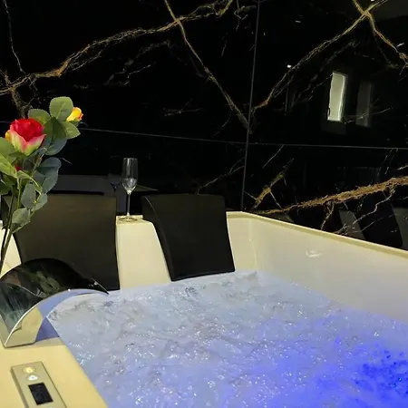 Prestige Jacuzzi & Clim, Parking - Centre-ville Apartamento *