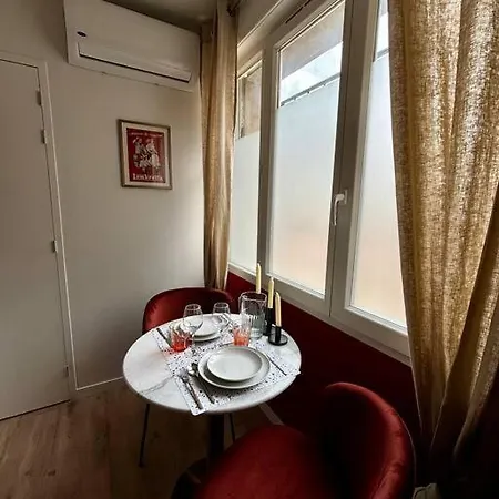 Apartment Prestige Jacuzzi & Clim, Parking - Roanne Centre-Ville *